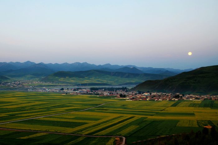 Travel through magnificent Qinghai