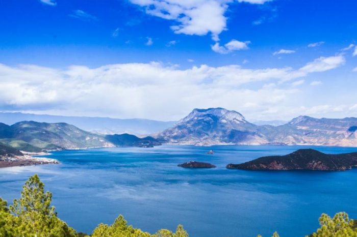 Self-drive with rental car through Sichuan, Yunnan and Myanmar border